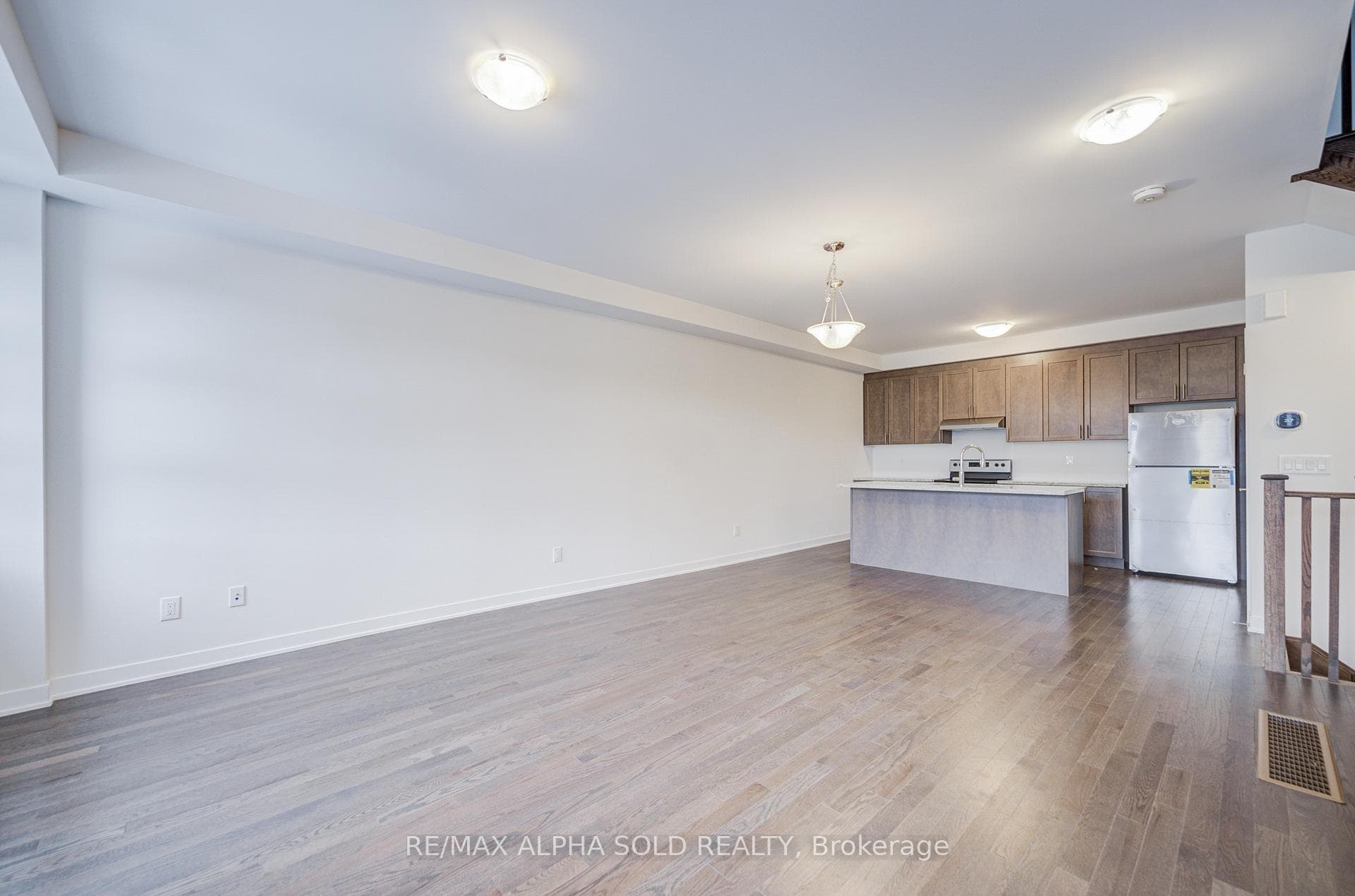 11 John Canning Way photo 8
