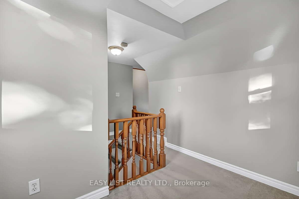 128 Albert Street photo 42