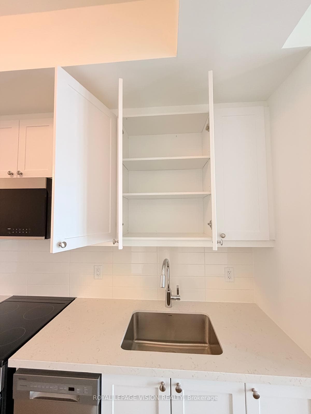 51 Clarington Boulevard Unit 503 photo 26