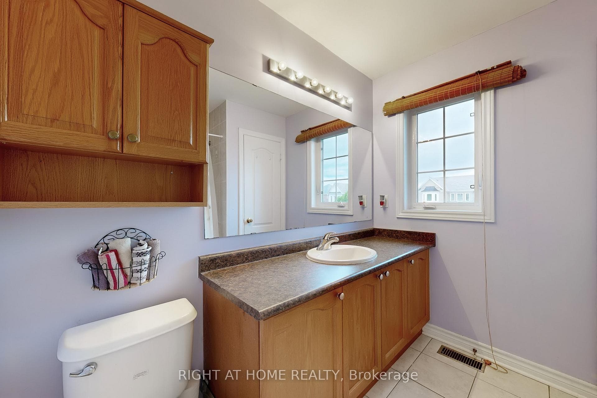 Upper level 4 Piece bathroom
