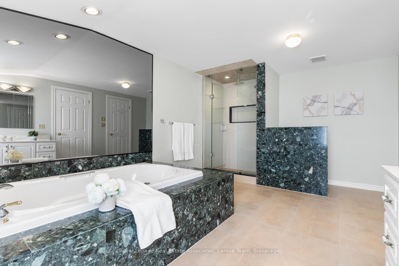 1166 Mineola Gardens photo 27
