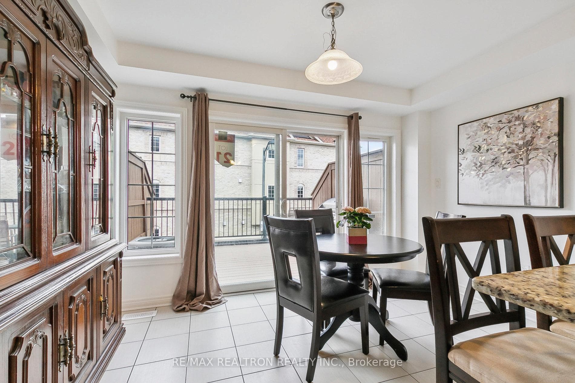 3644A St Clair Avenue photo 12