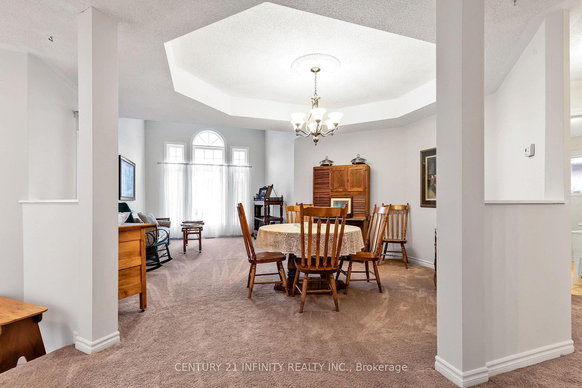 118 Sprucewood Crescent photo 5