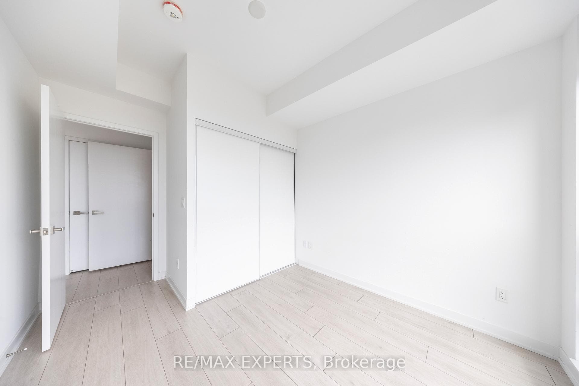 31 Tippett Road Unit 1410 photo 12