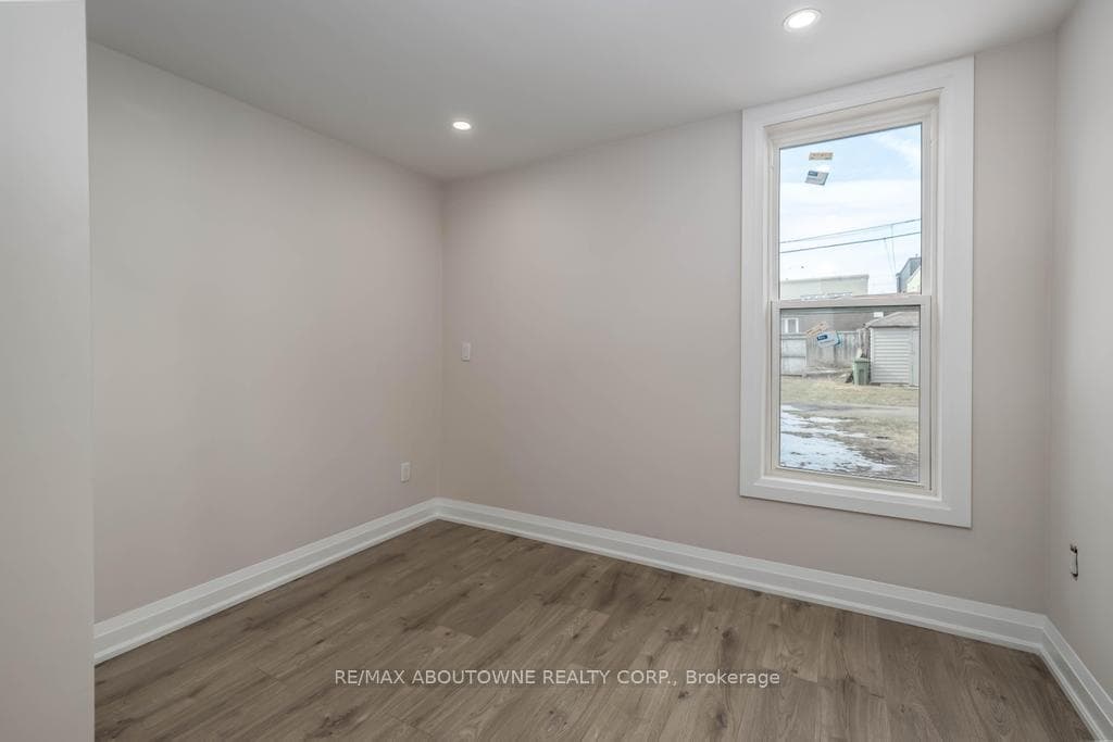 131 WEST Avenue photo 11