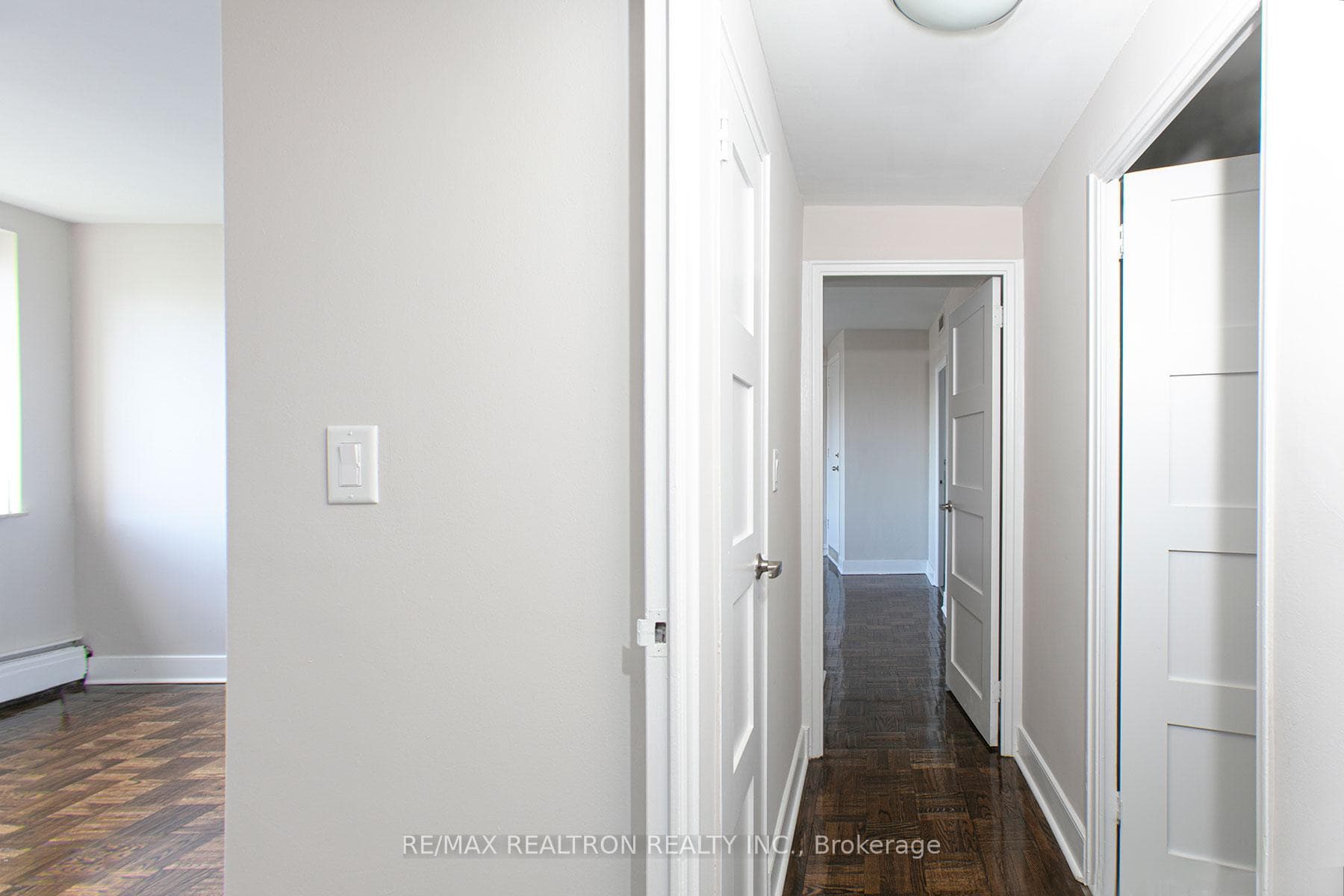9 Deer Park Crescent Unit 1505 photo 10