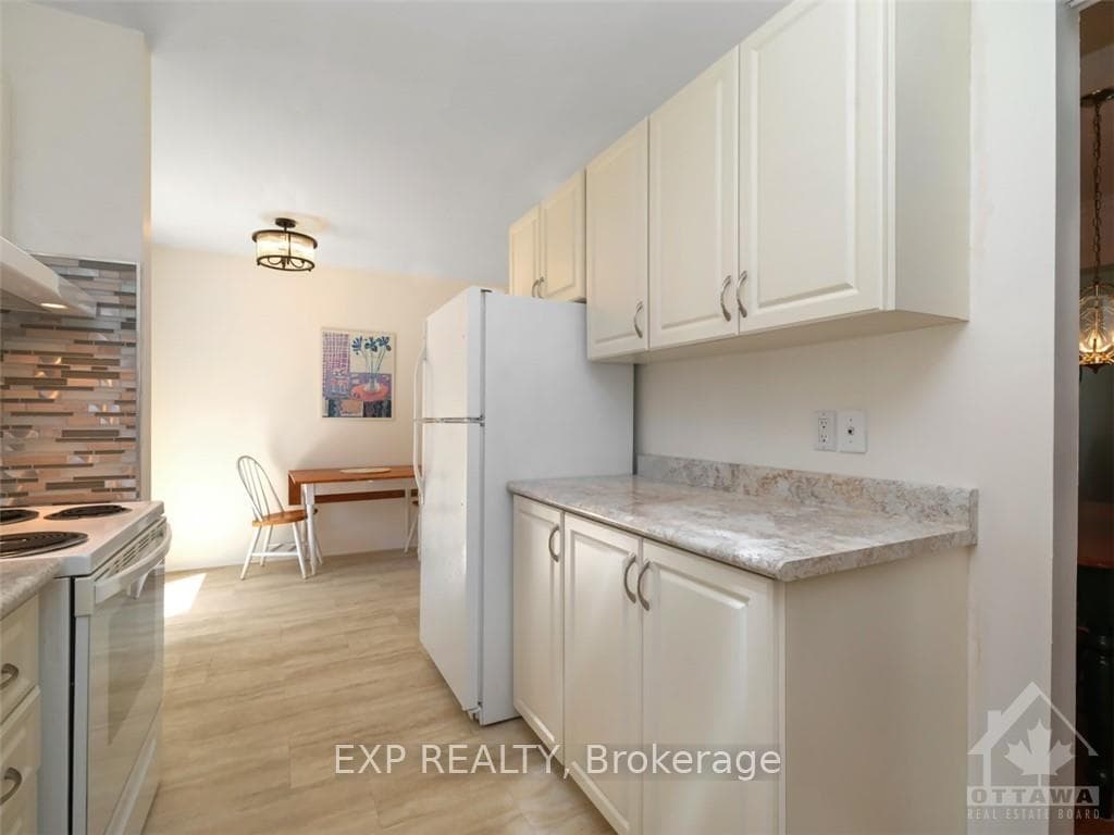3338 SOUTHGATE Road photo 11