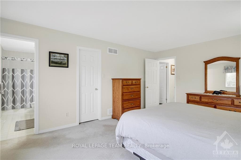 74 MORESBY Drive photo 19
