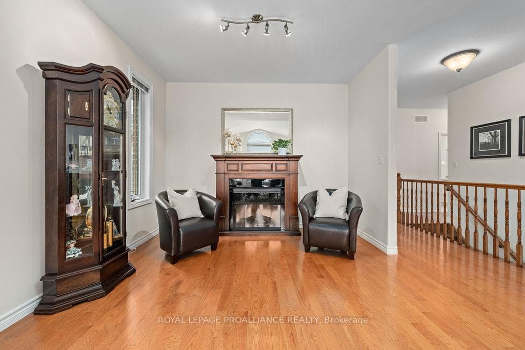 52 Simcoe Drive photo 16