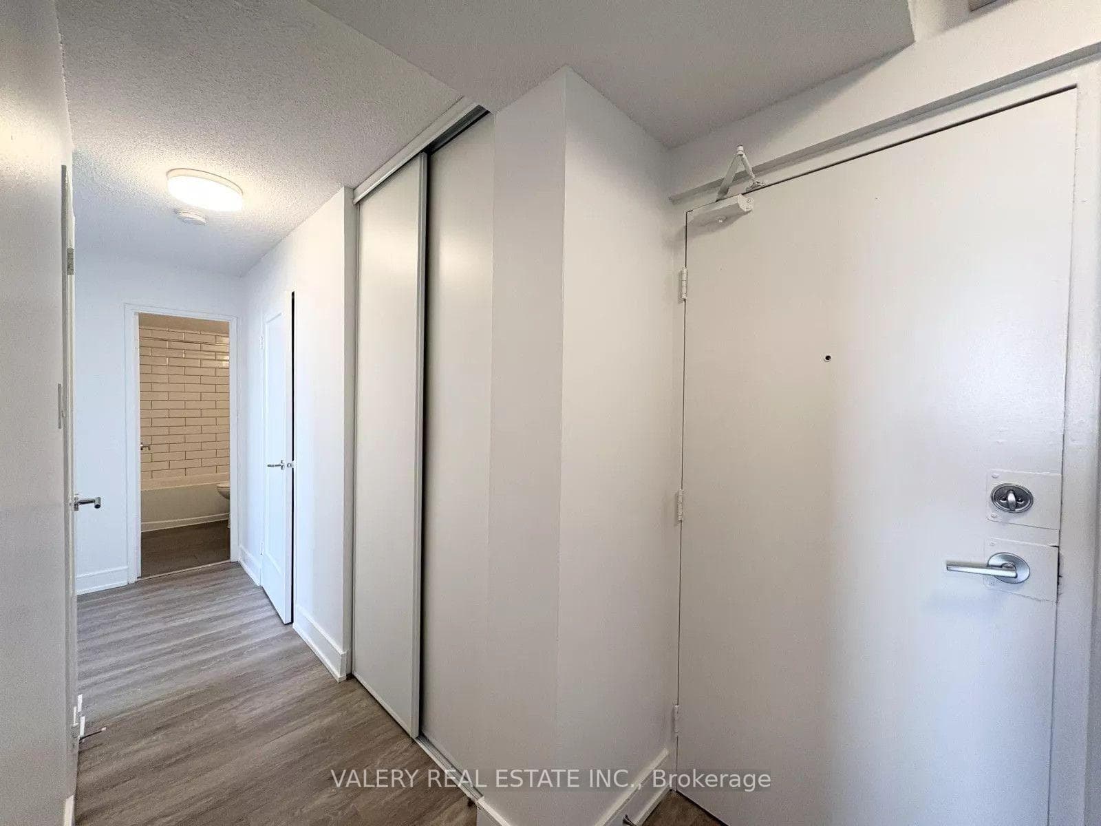 294 Chandler Drive Unit 1601 photo 4