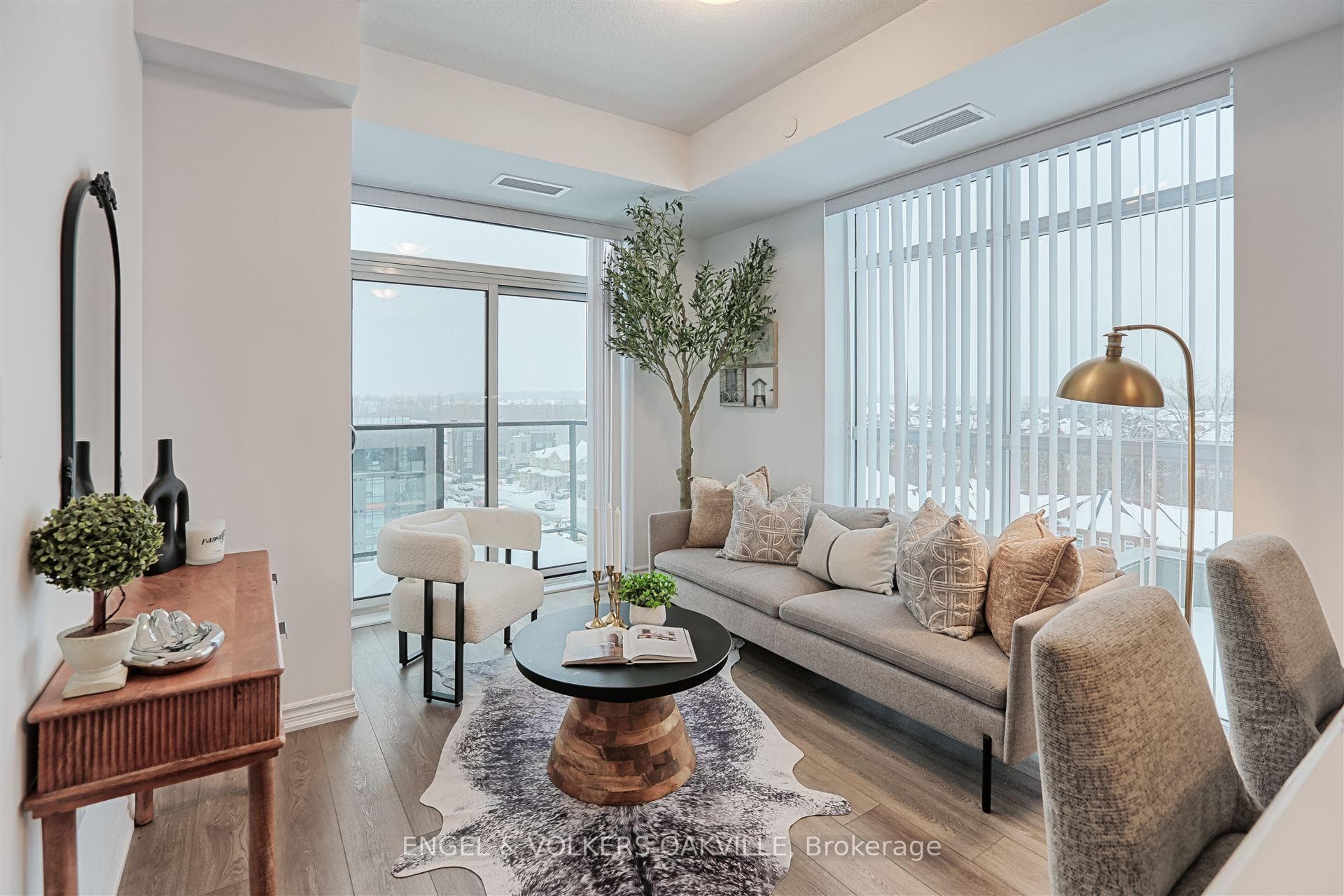 460 Dundas Street Unit 611 photo 16