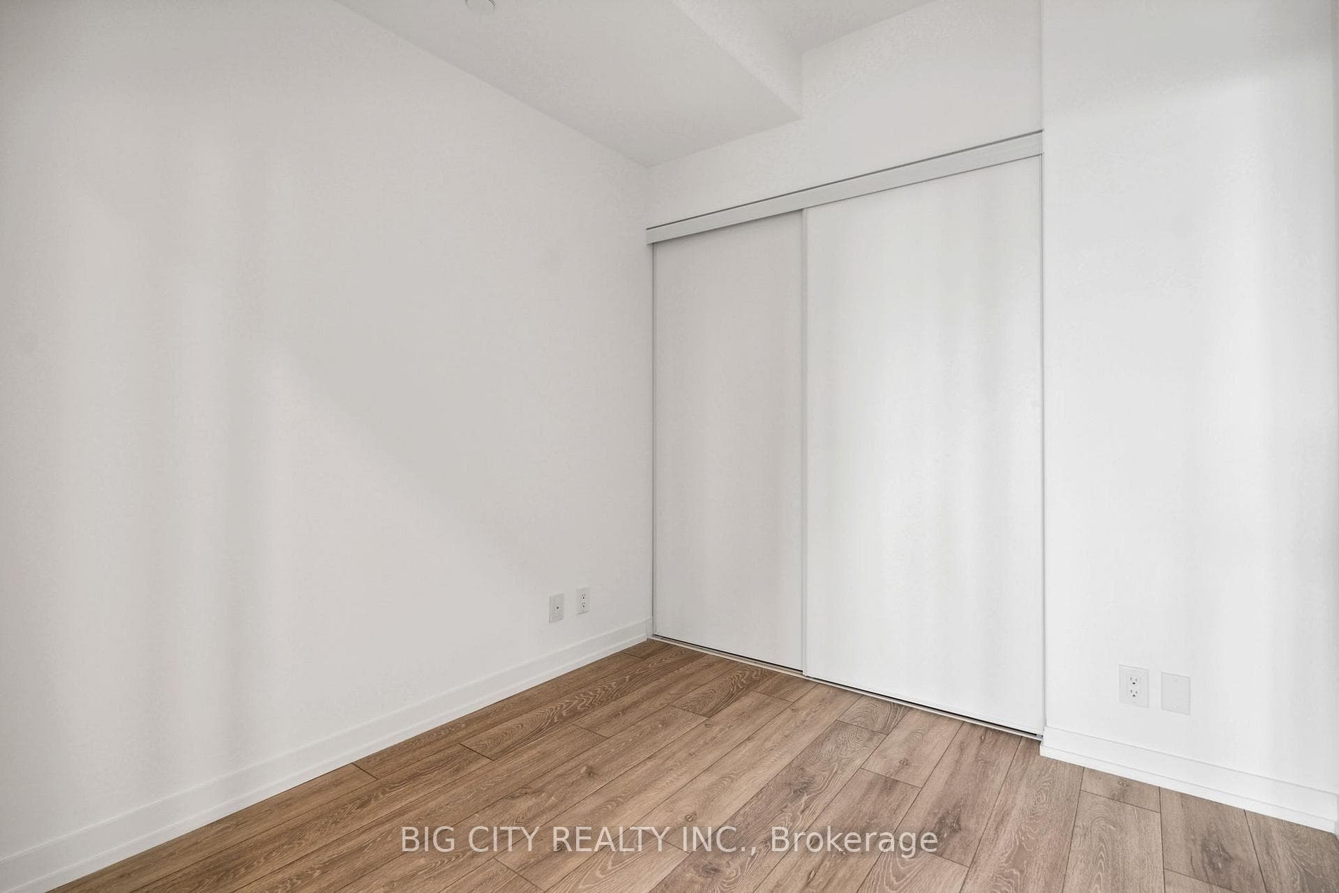 2020 Bathurst Street Unit 1202 photo 21