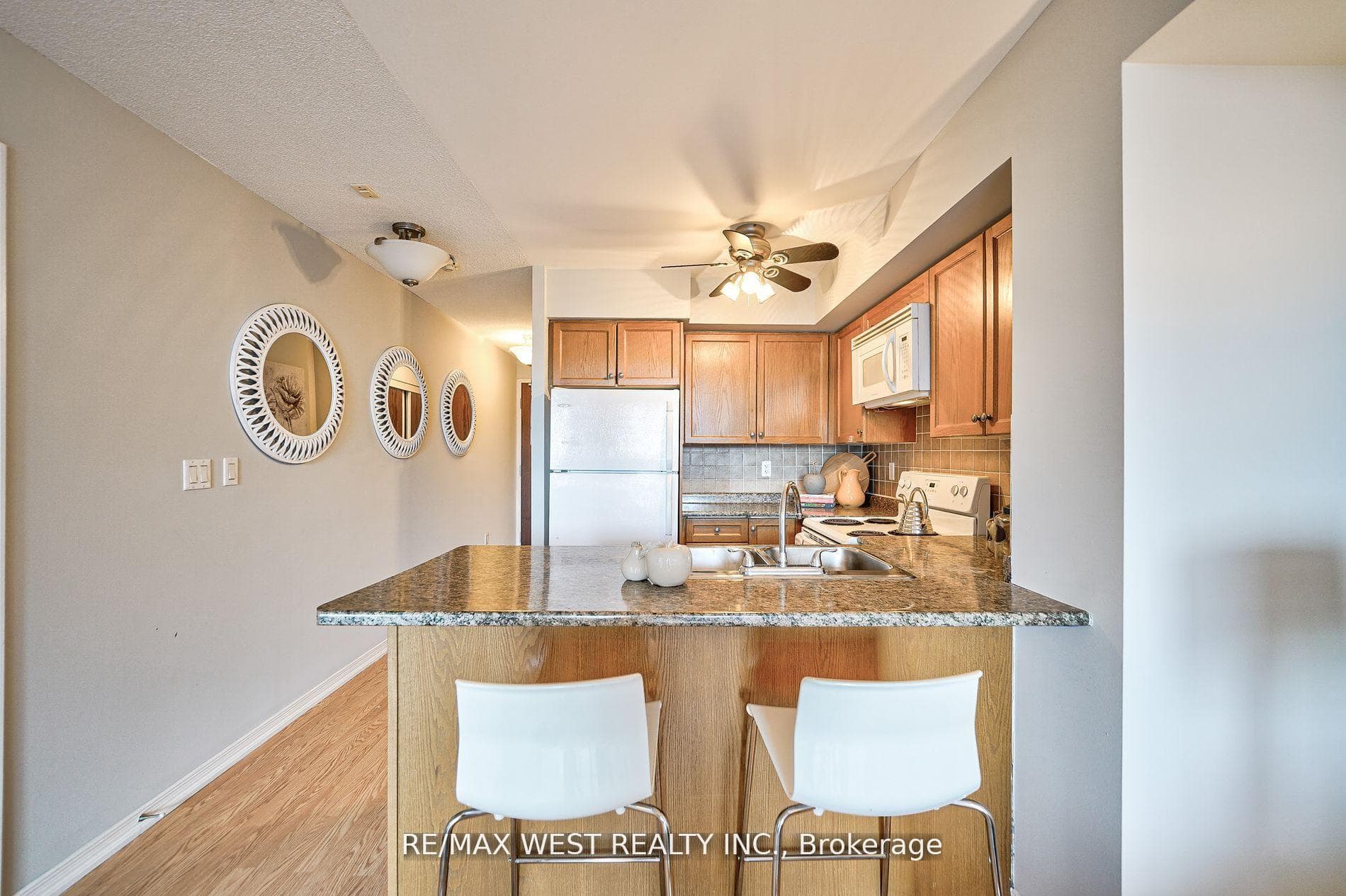 2772 Keele Street Unit 701 photo 16