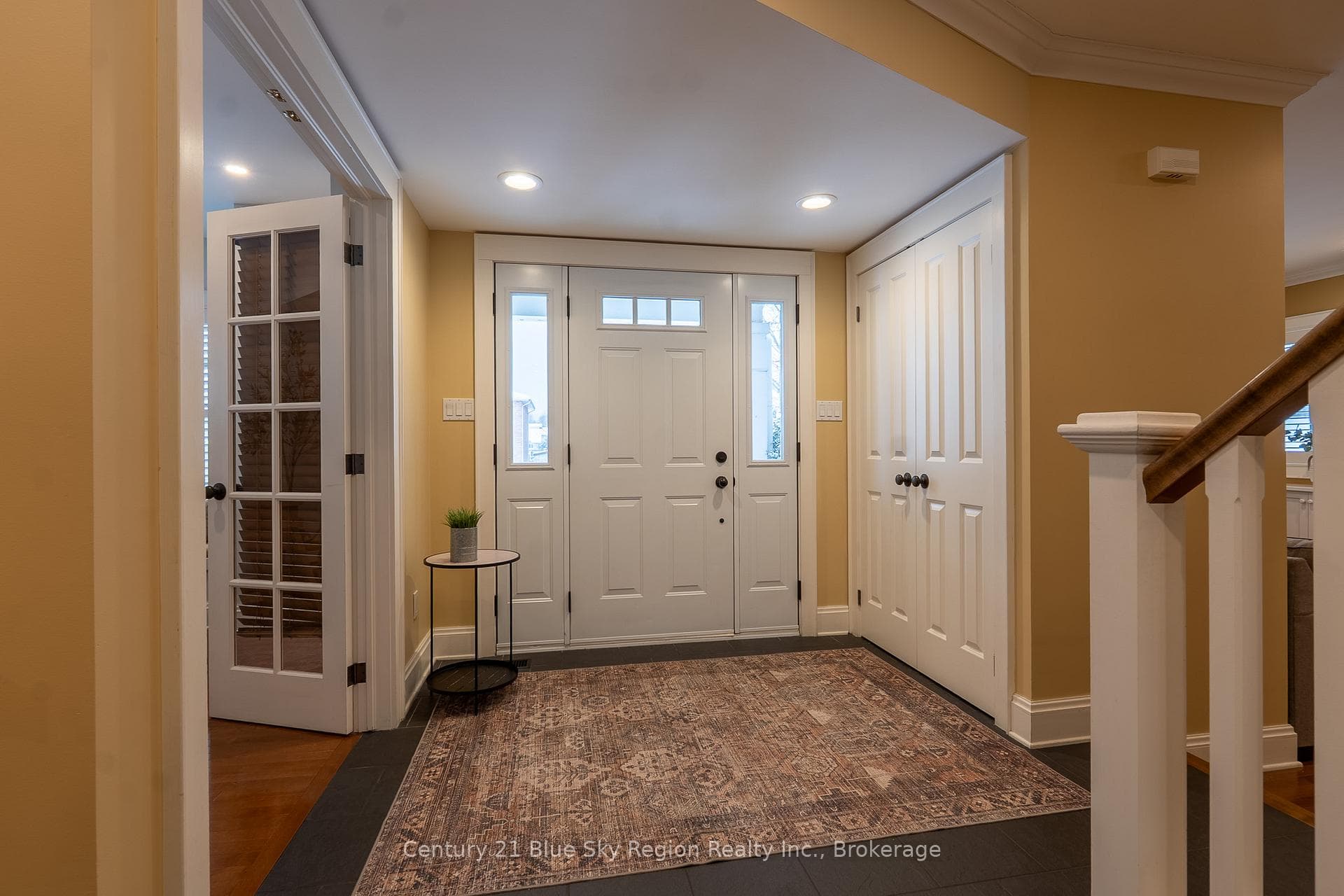 345 Elmwood Avenue photo 4