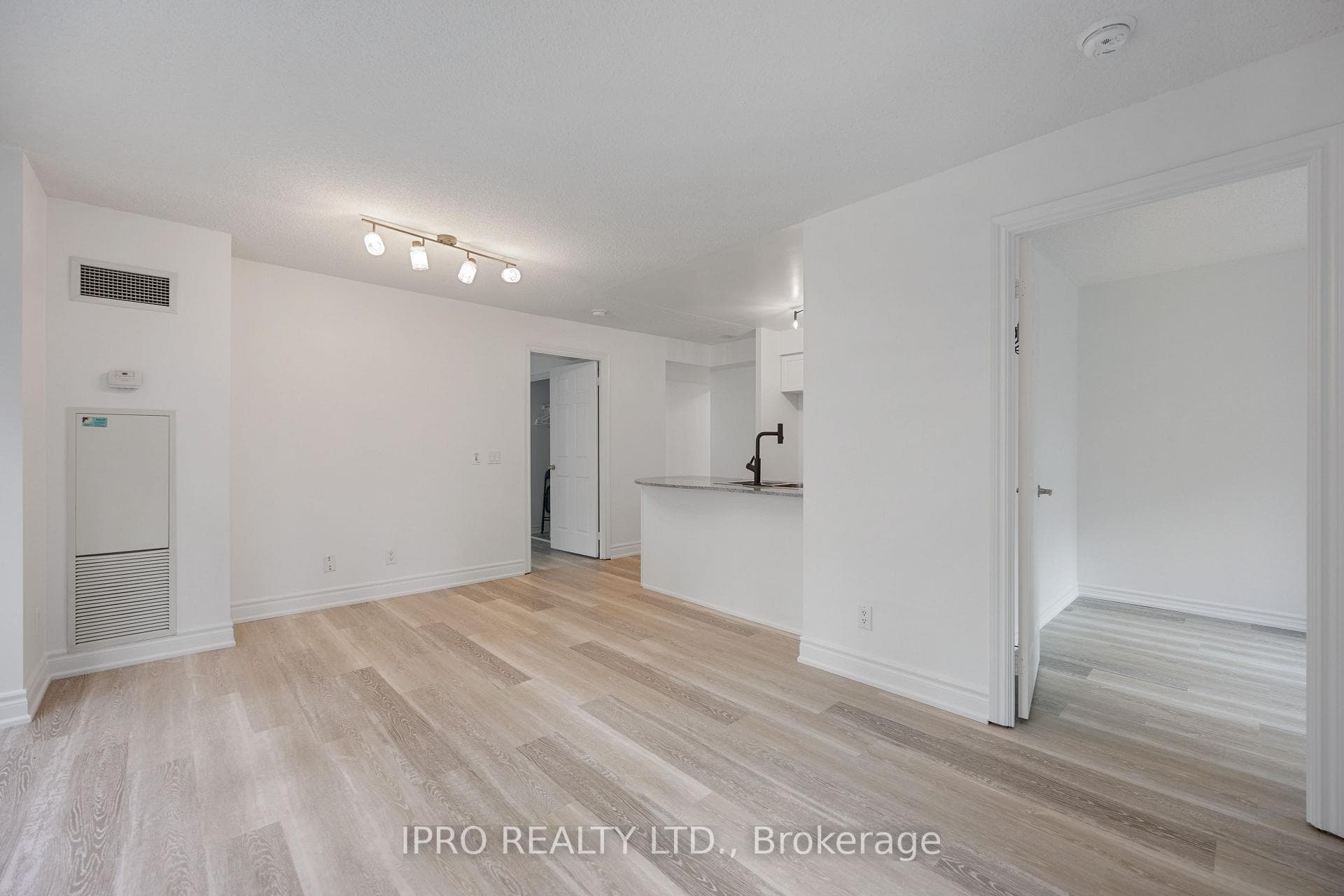 763 Bay Street Unit 309 photo 6