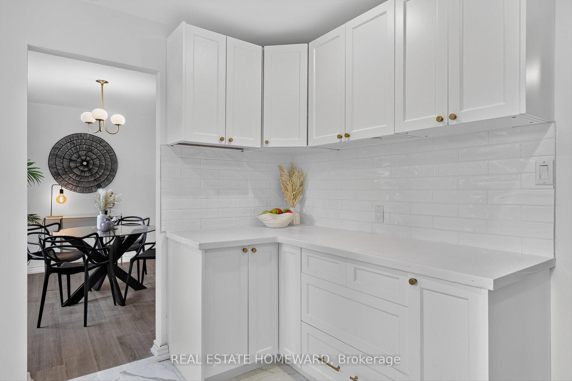 1569 Redwood Drive photo 9
