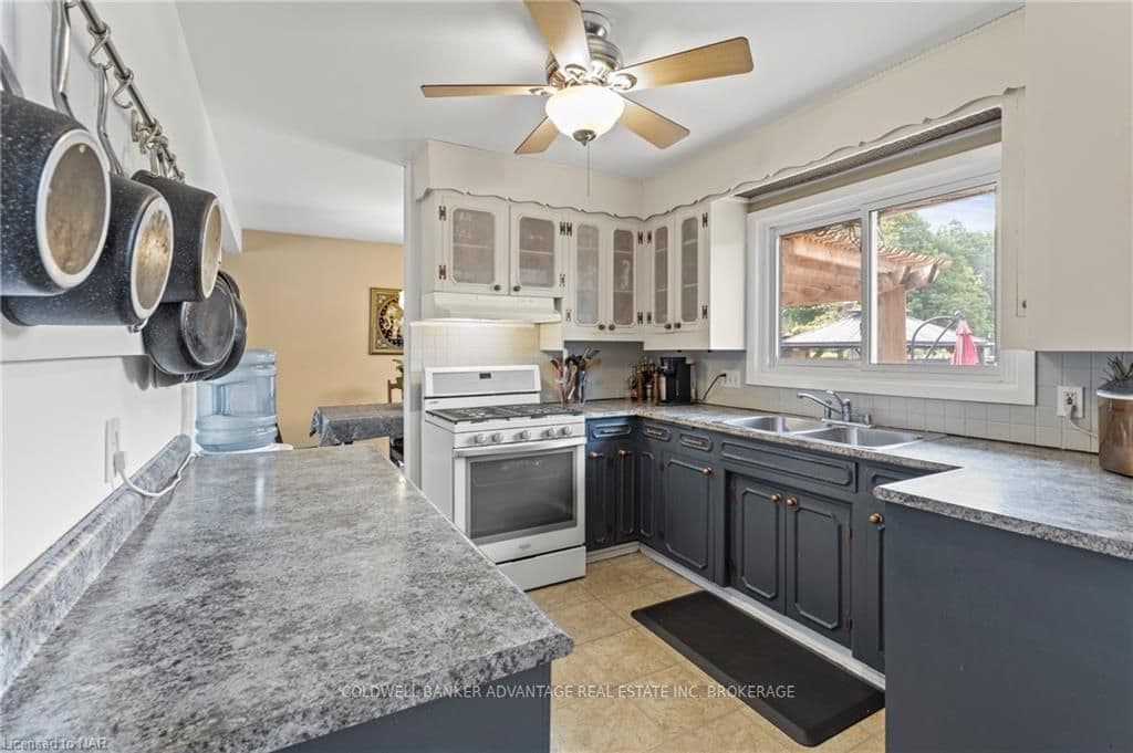 Updated mainfloor kitchen.