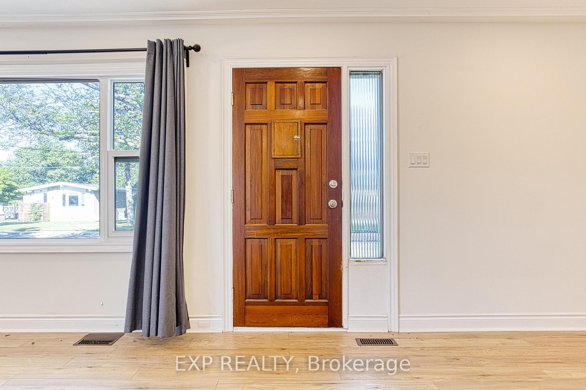 75 Manning Avenue Unit Main photo 5