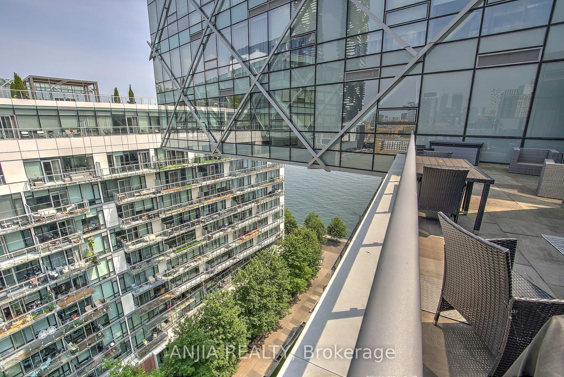 29 Queens Quay Unit ph1209 photo 6
