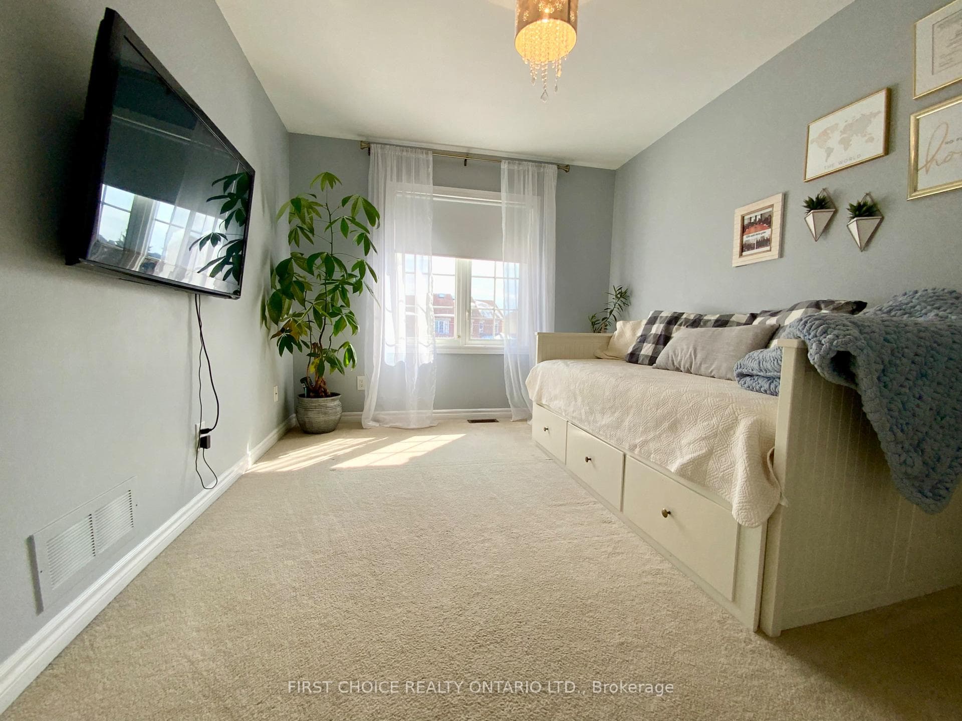 543 Salzburg Drive photo 30