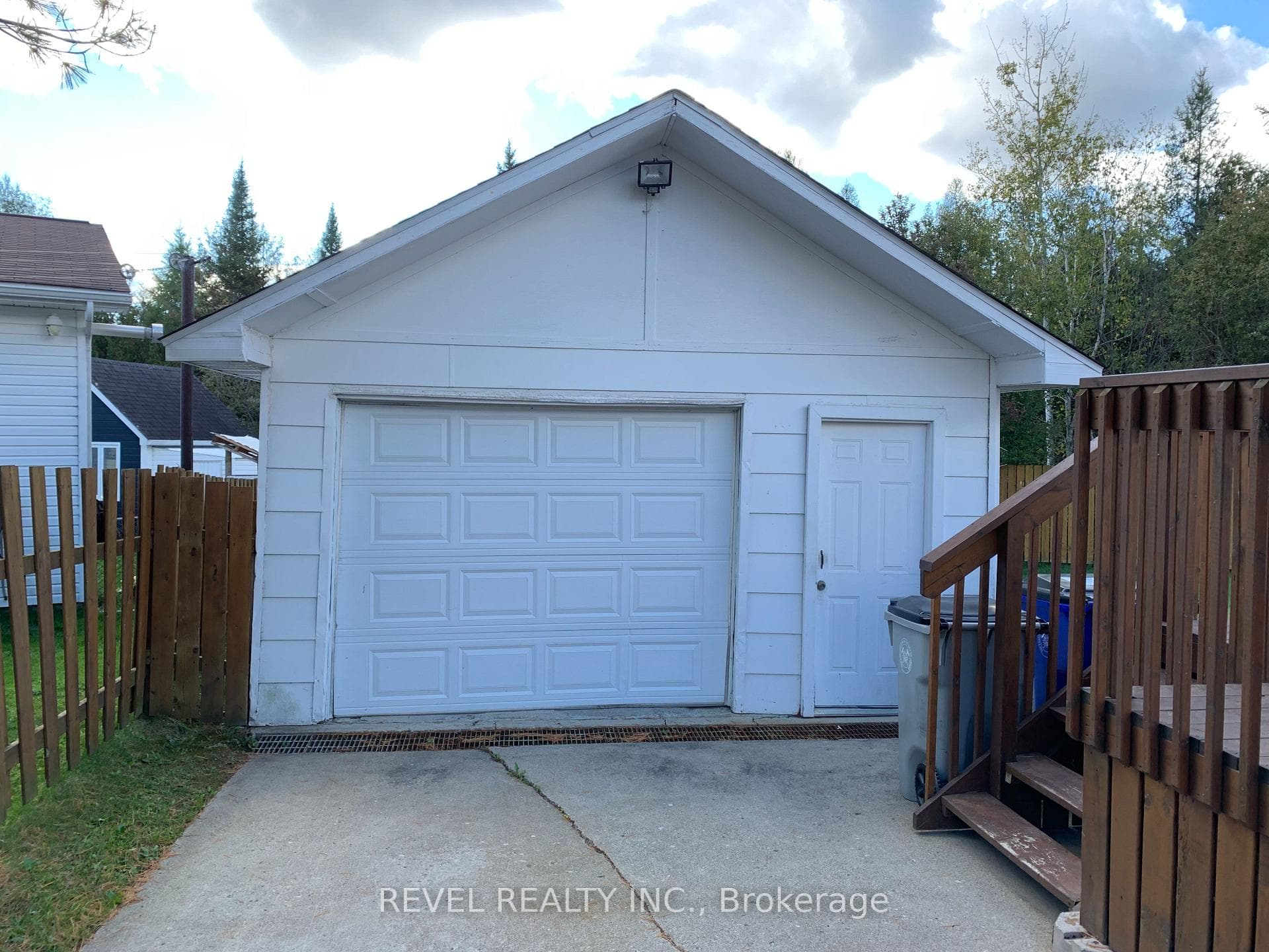 35 Carleton Place photo 22