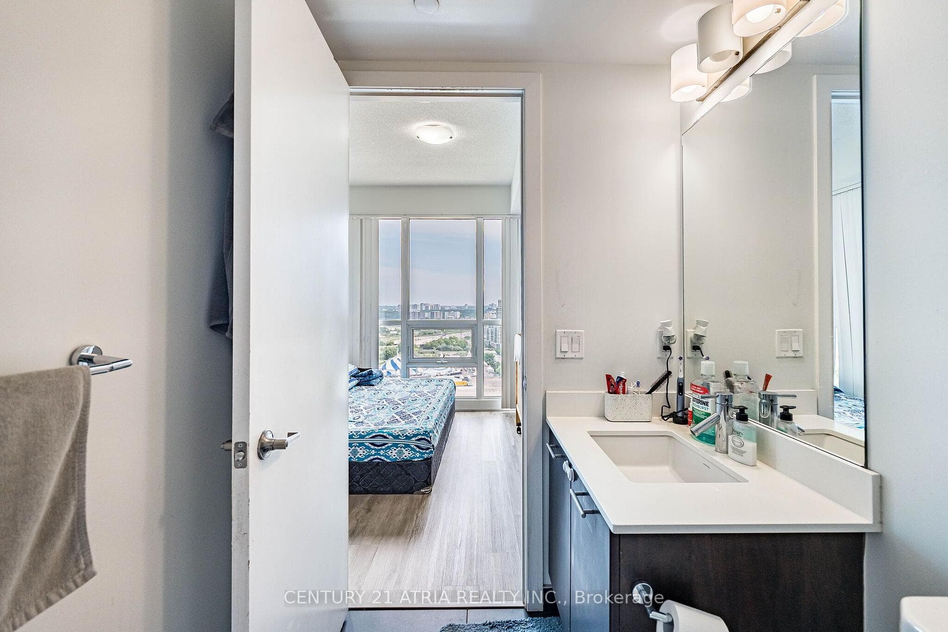 2212 Lake Shore Boulevard Unit 2808 photo 32