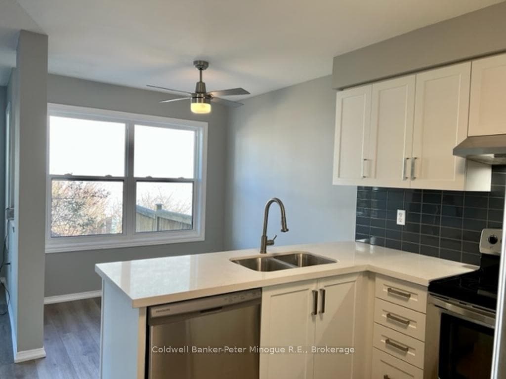 120 D'ambrosio Drive Unit 32 photo 10