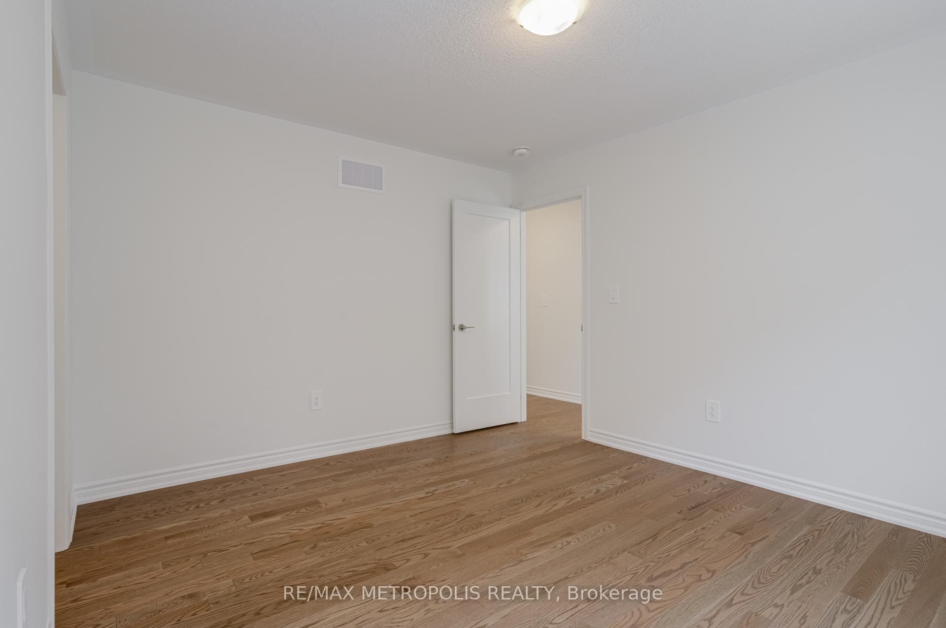 1481 Buttercup Court photo 45