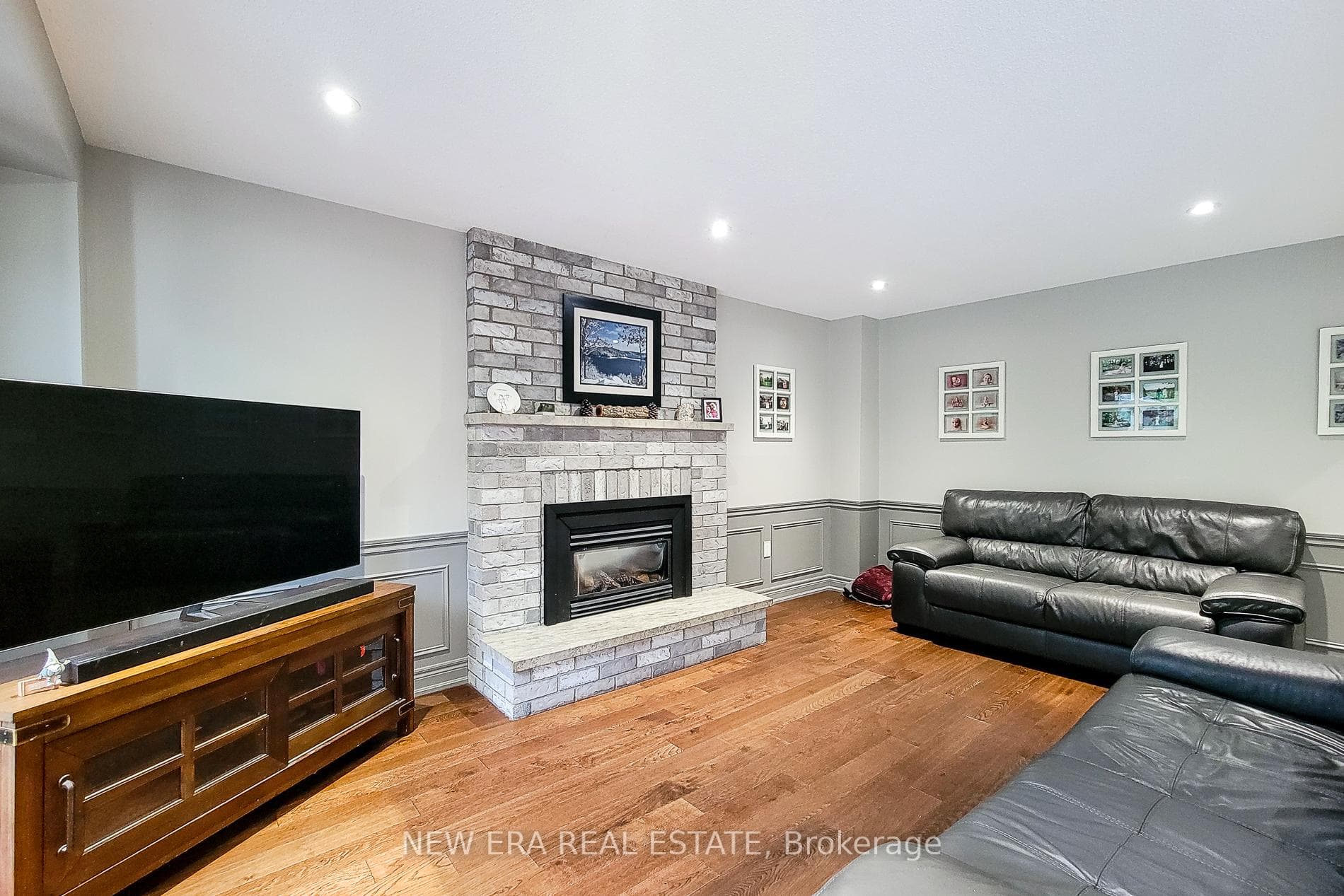 29 Woodside Square photo 16