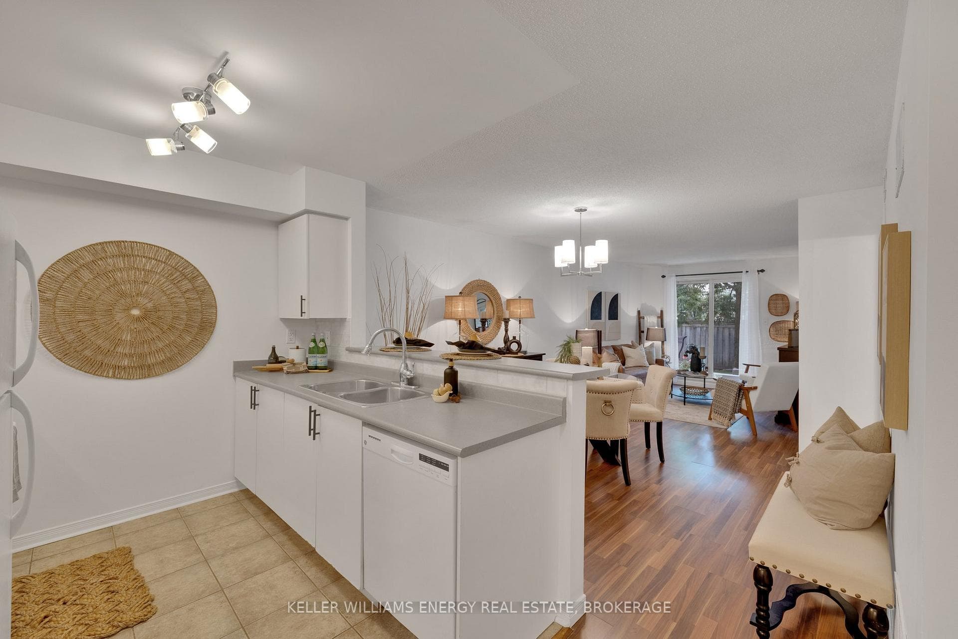 6 Petra Way Unit 1 photo 4