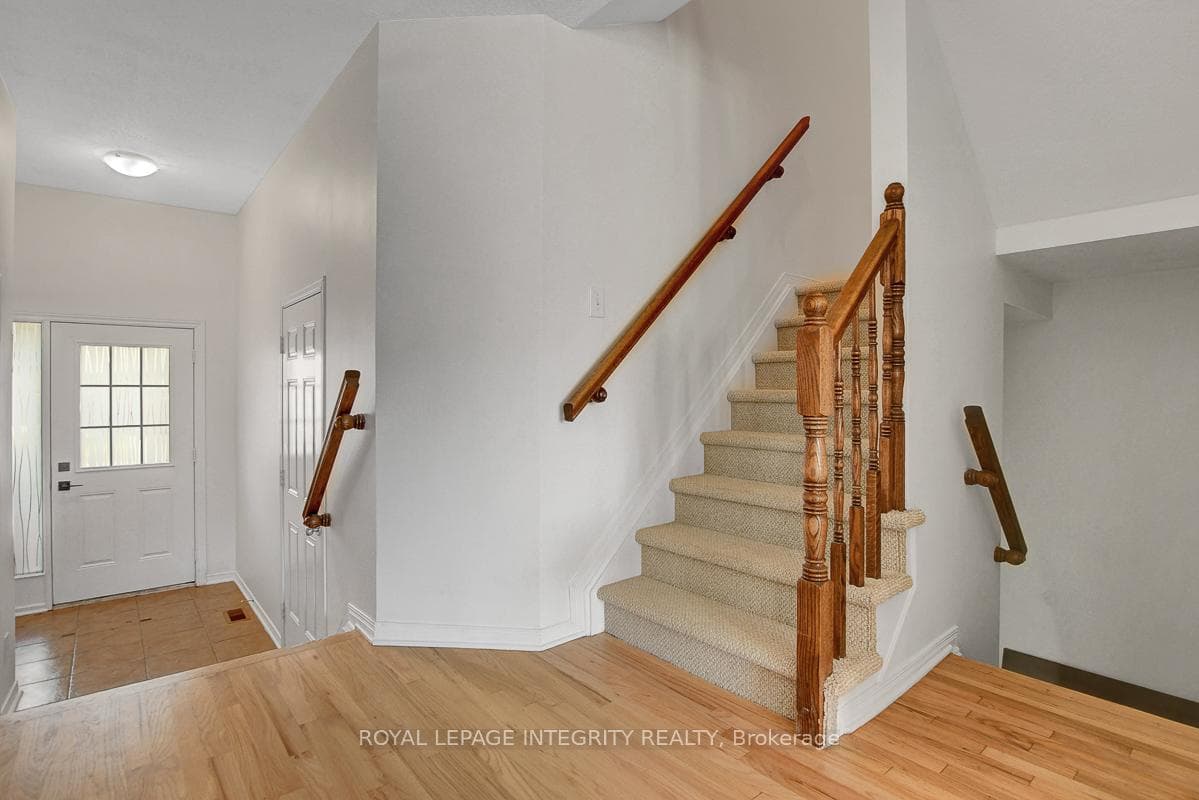 302 Brigitta Street photo 3