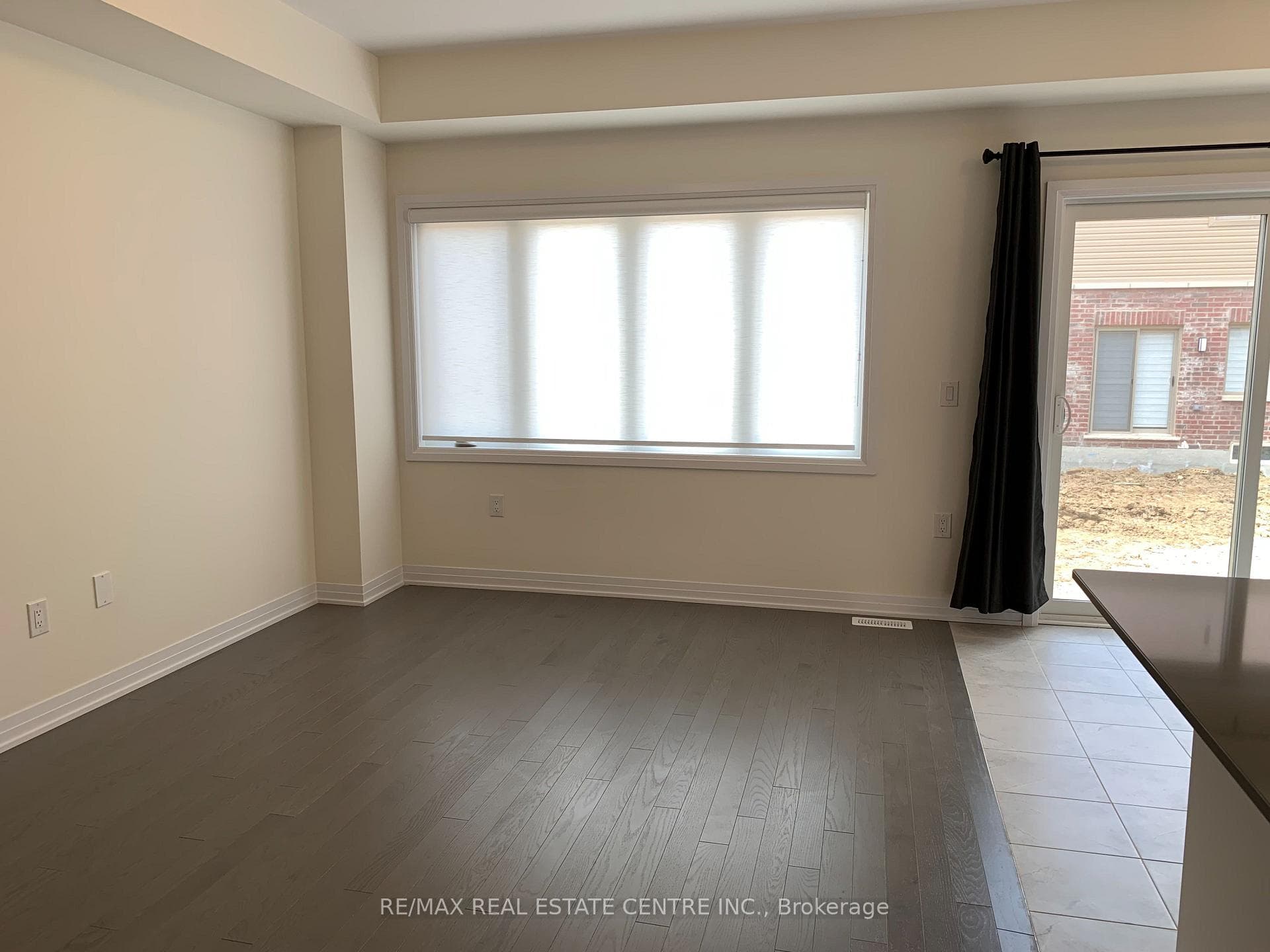 426 Adelaide Street photo 24