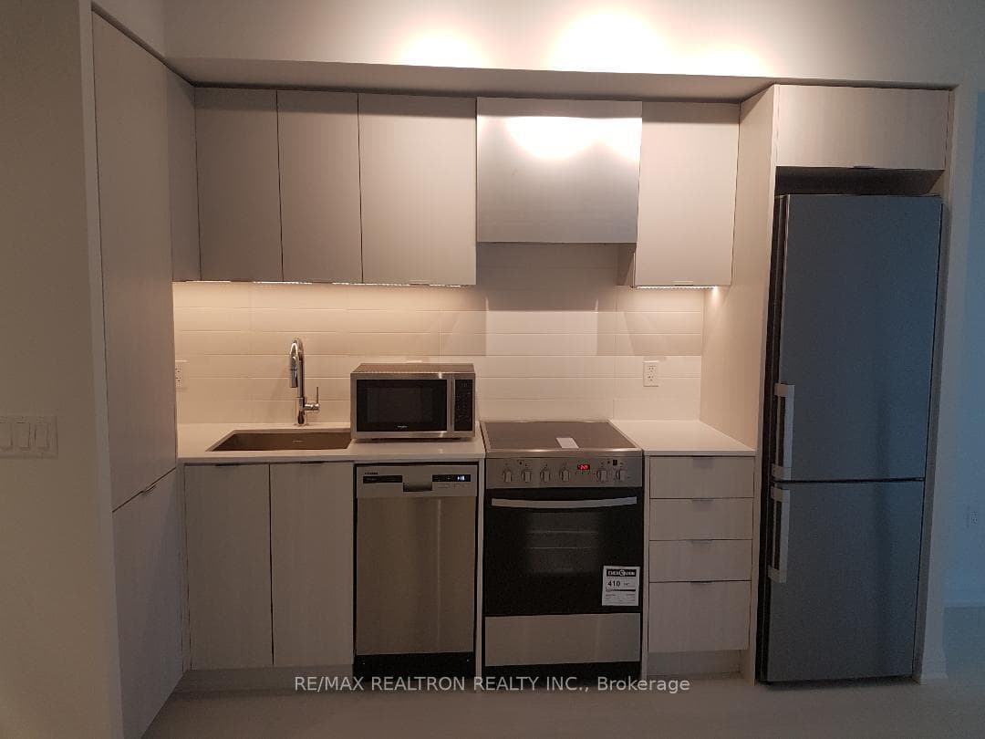 26 Gibbs Road Unit 532 photo 6