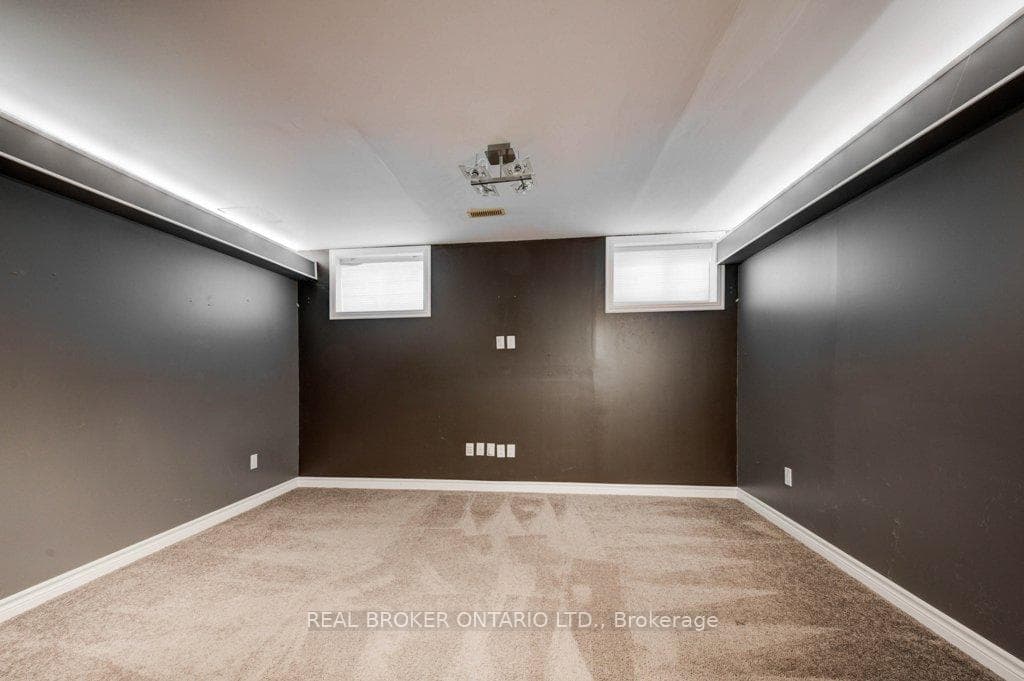 112 Oakcliffe Street photo 29
