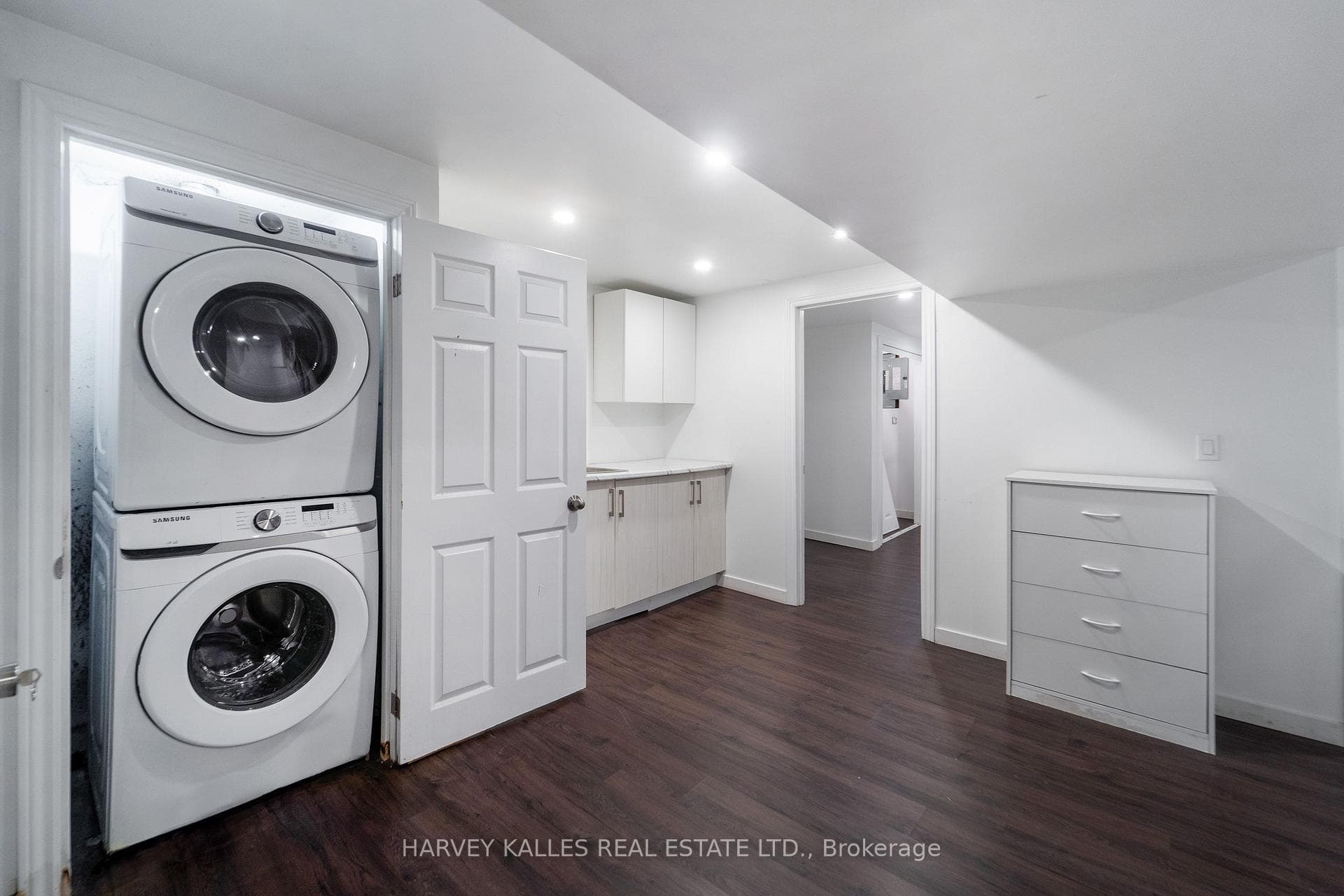 1024 Pinegrove Road photo 26
