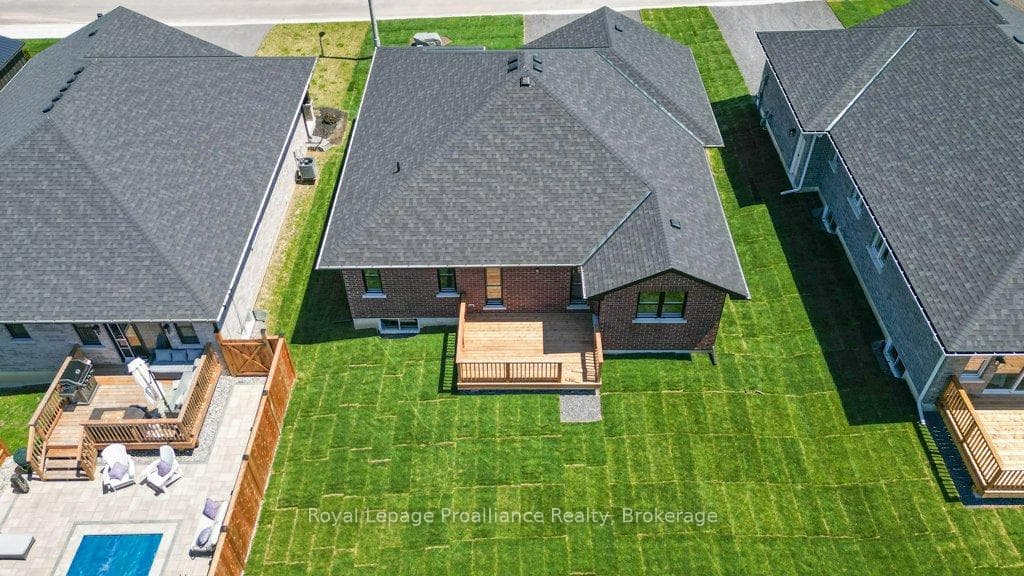 8 Dunmor Street photo 40