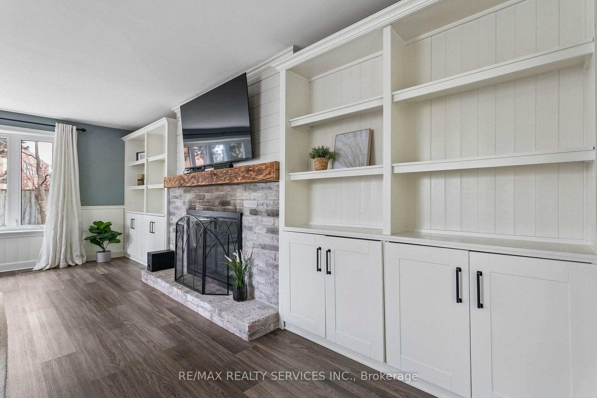 12 Ferndale Crescent photo 9