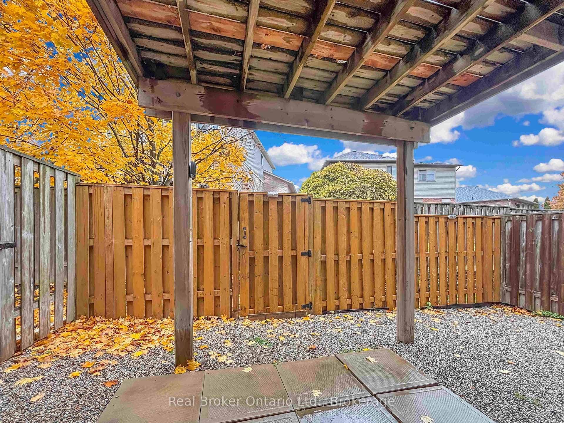 566 Southridge Drive Unit 15 photo 30