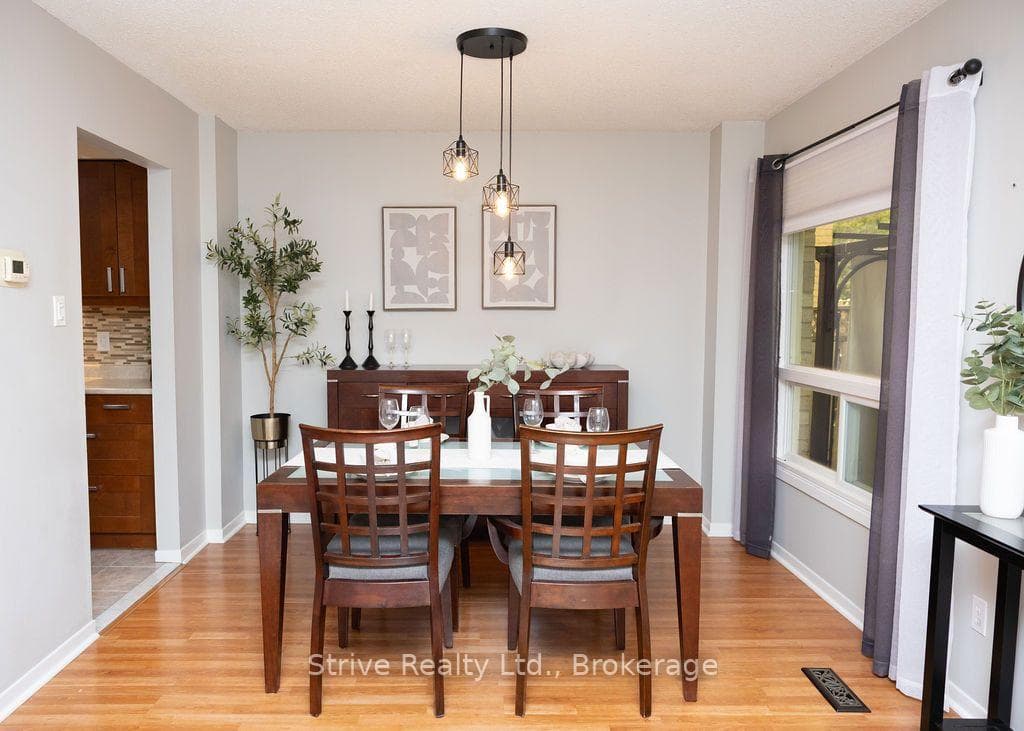 54 Deverill Crescent photo 4