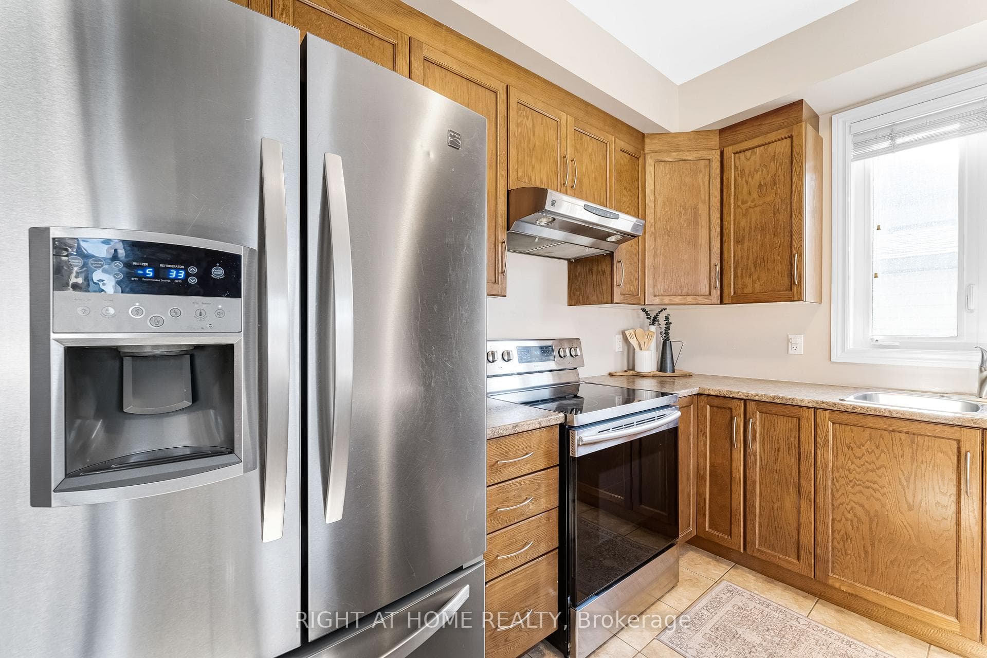 237 Claridge Drive photo 21
