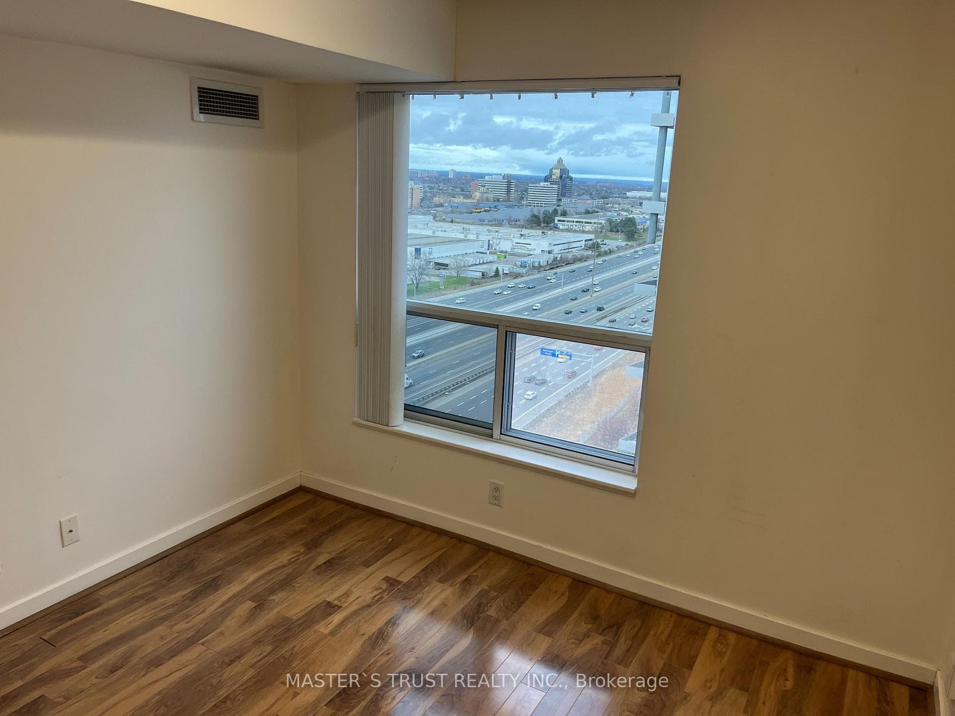 36 Lee Centre Drive Unit 2105 photo 9