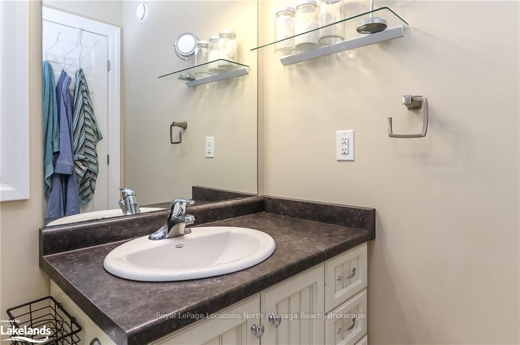 35 CHESTNUT Lane photo 33