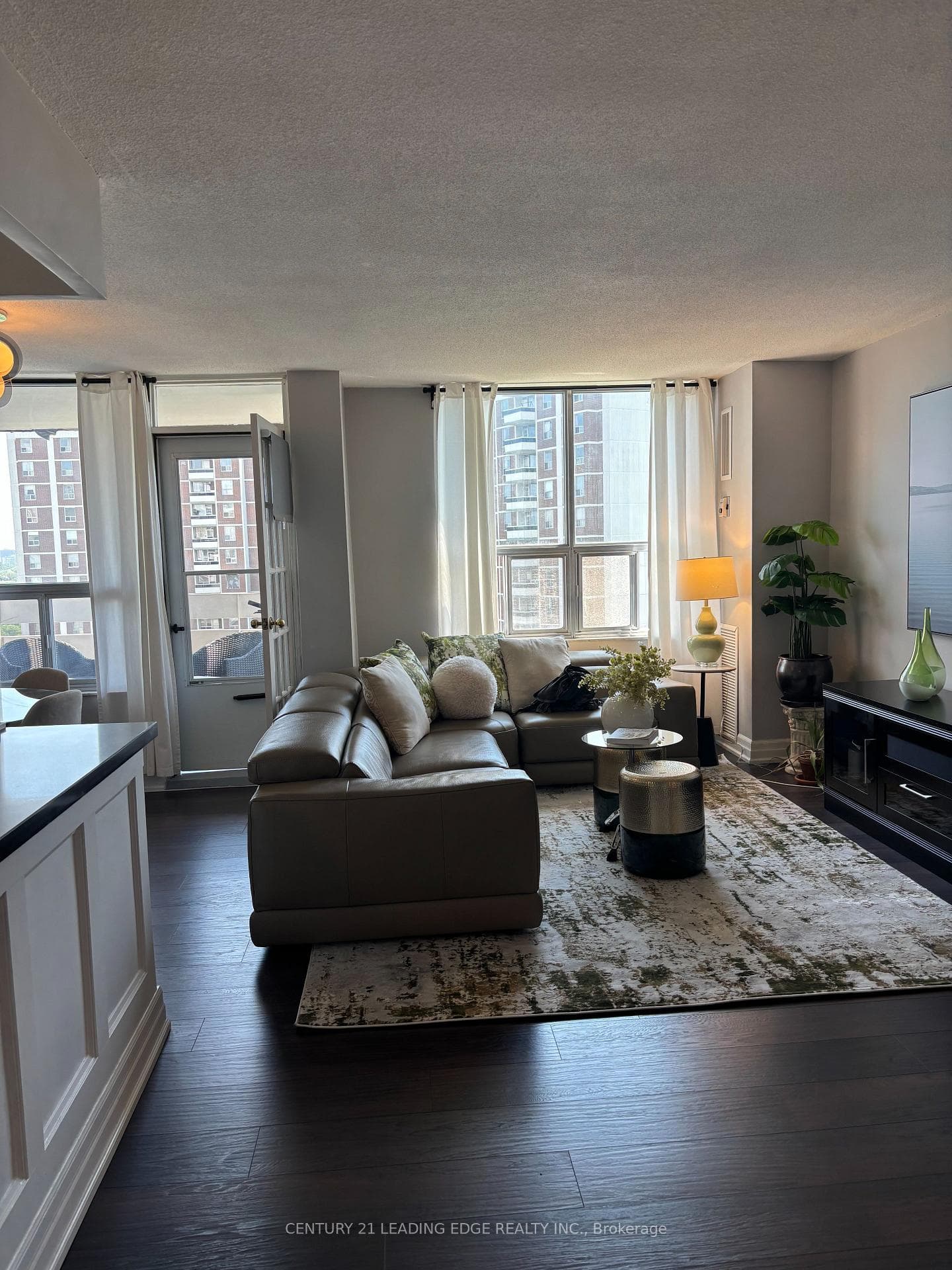 10 Edgecliff Golfway Unit 1704 photo 14
