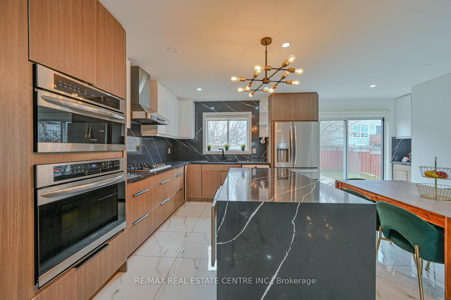 52 Fletchers Creek Boulevard photo 12