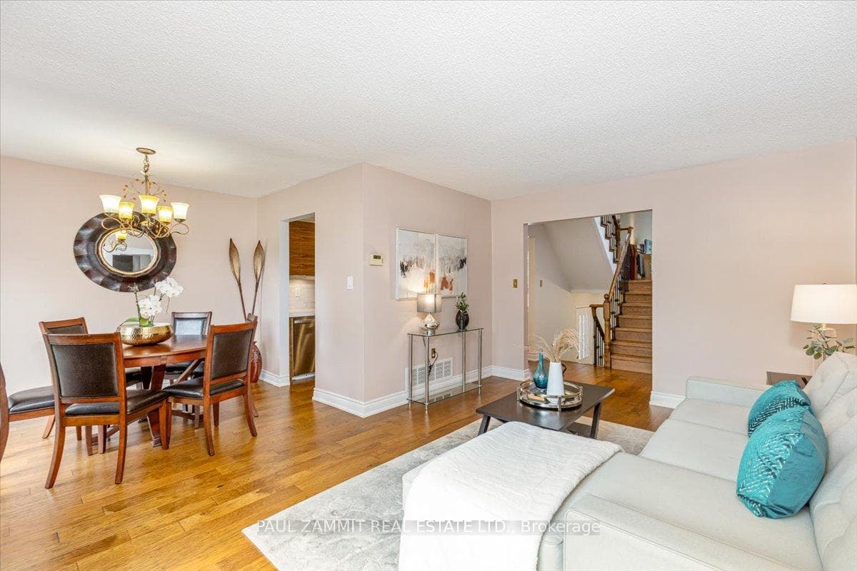 30 Baywood Court photo 5