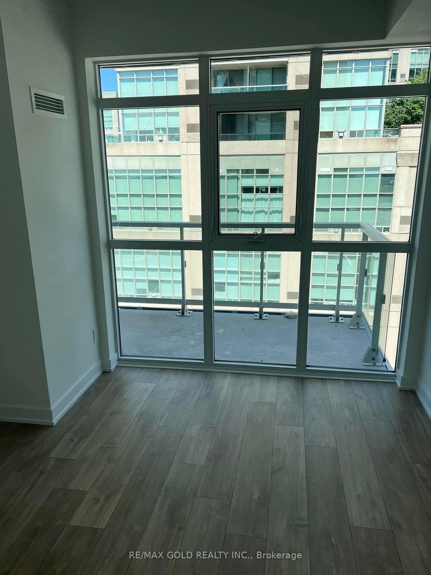 251 Manitoba Street Unit 725 photo 21