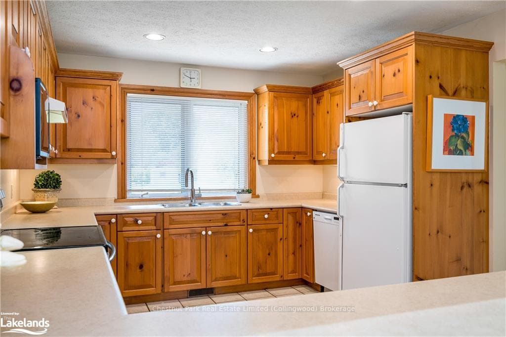 Kitchen with plenty of cupboard space