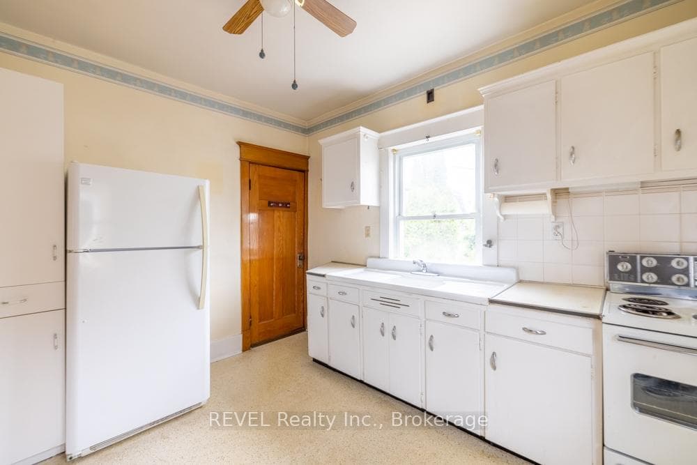 5176 Willmott Street photo 13