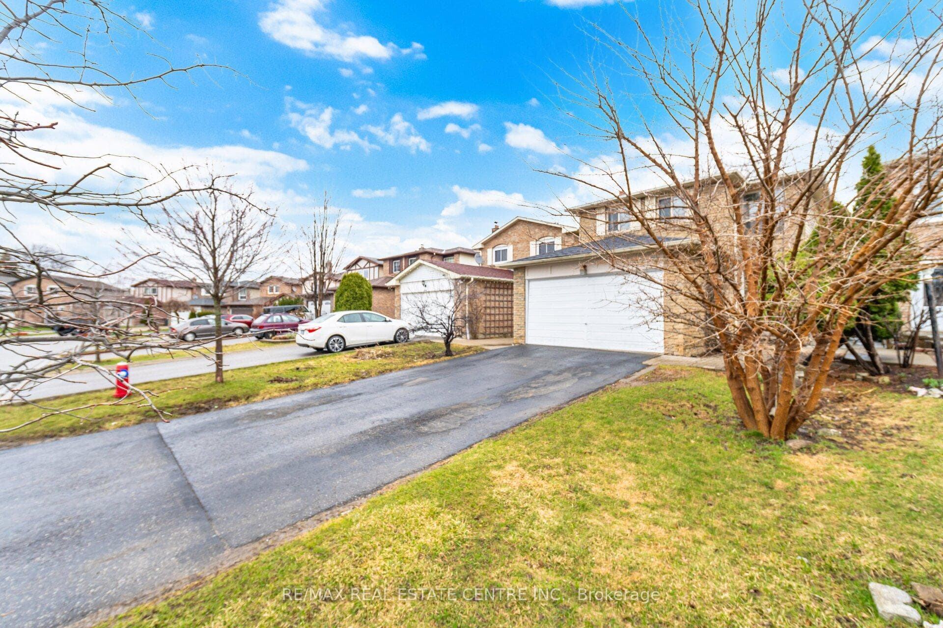32 Dafoe Crescent photo 4