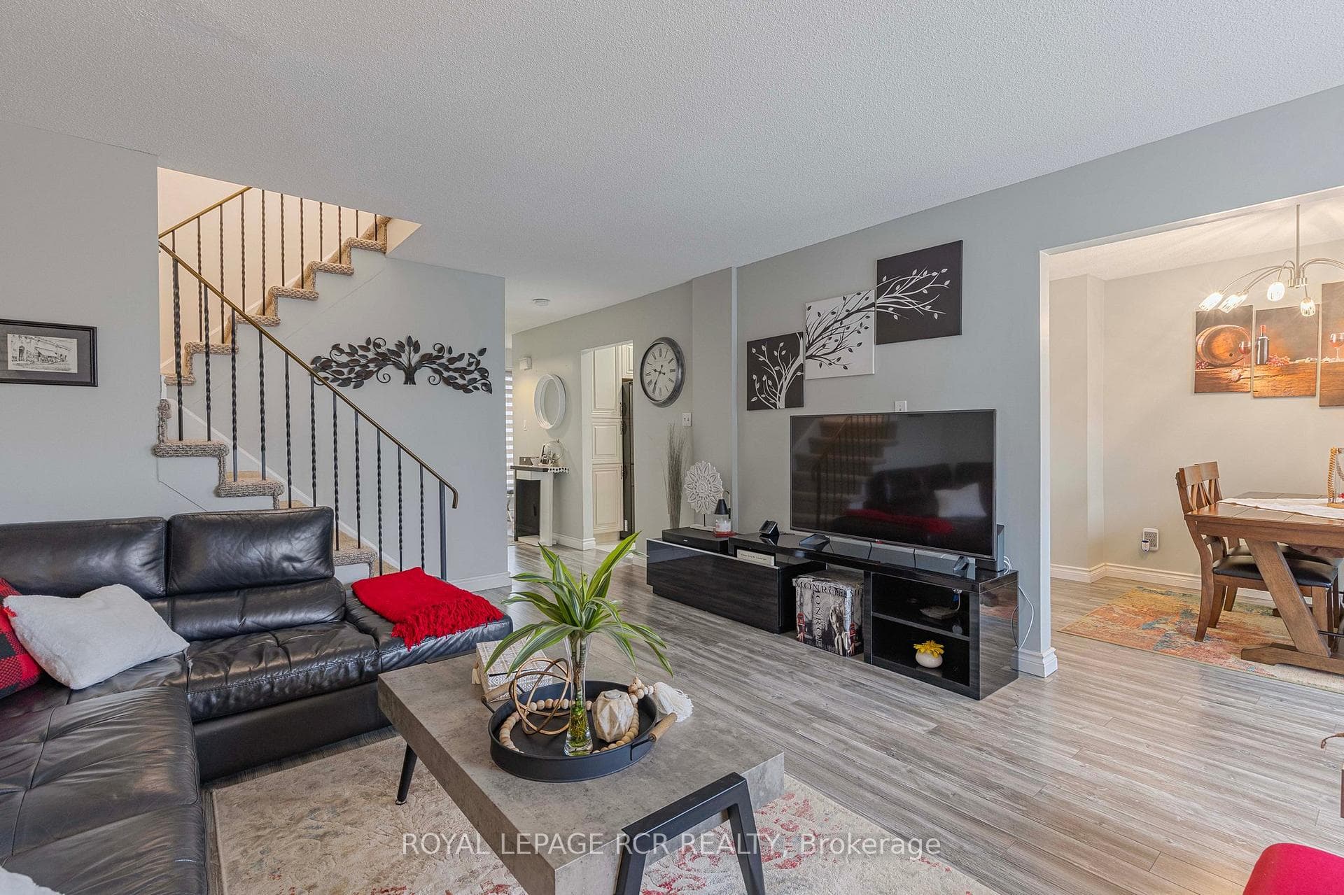 28 Laurier Court photo 5
